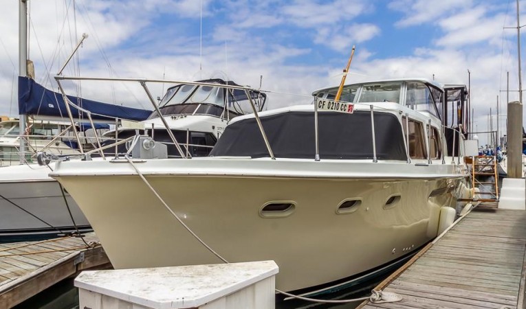 41 Hatteras 
