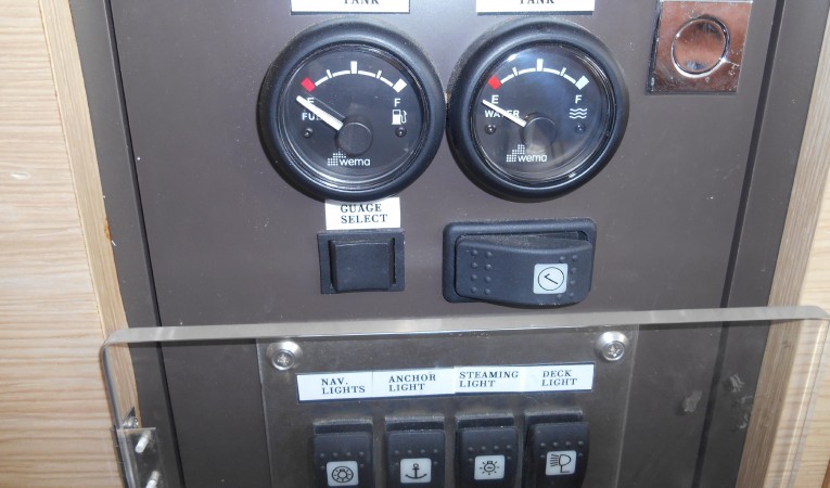 45 Outremer Fuel Gages