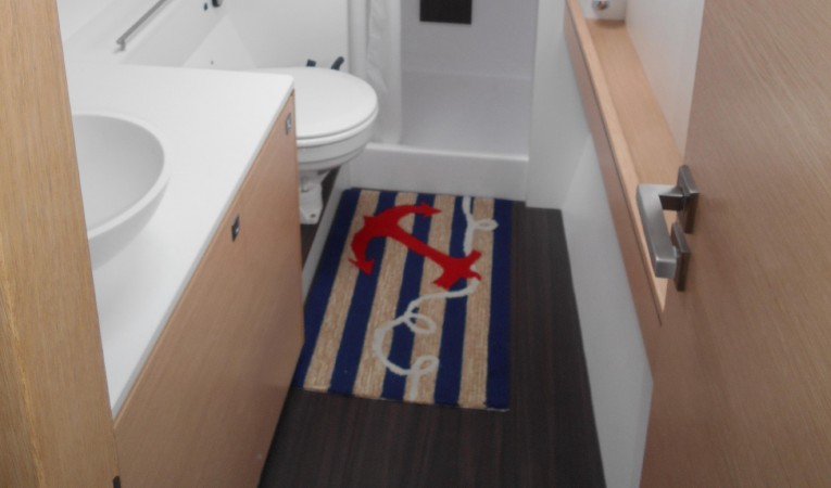 45 Outremer Starboard Owners Private Head