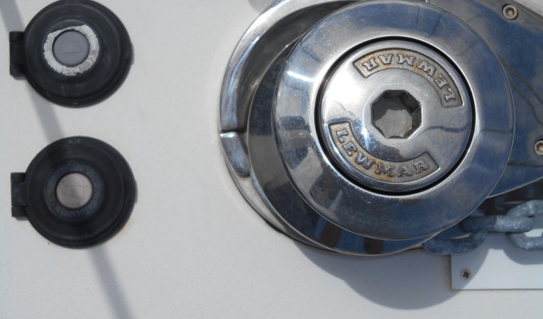 45 Outremer Electric Windless