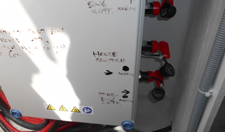 45 Outremer Port Battery Switches