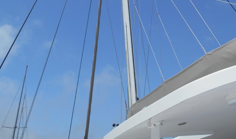 45 Outremer Carbon Mast