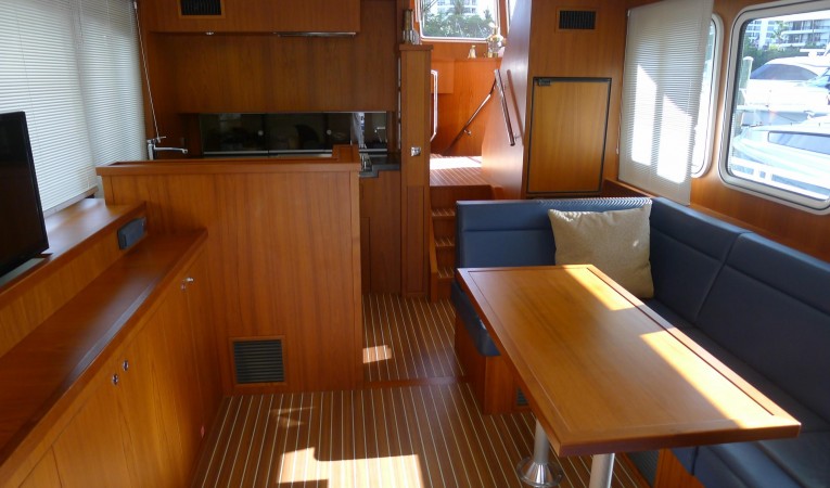 54 Privateer Salon