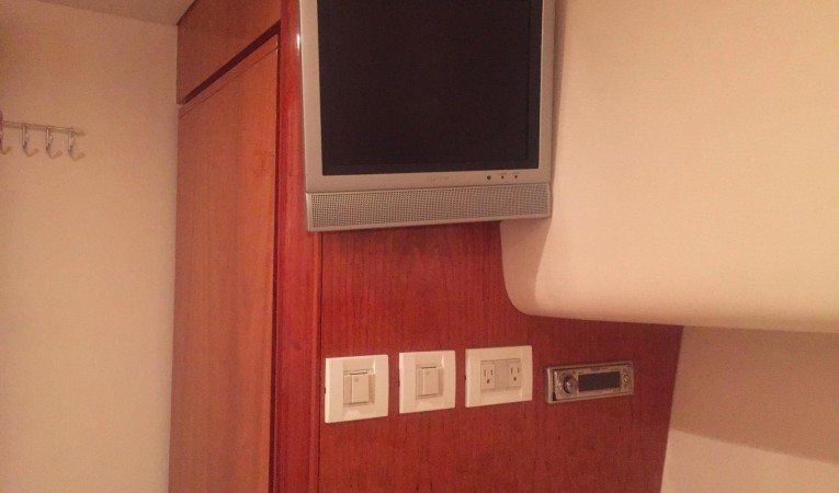 51 Bertram Guest Stateroom