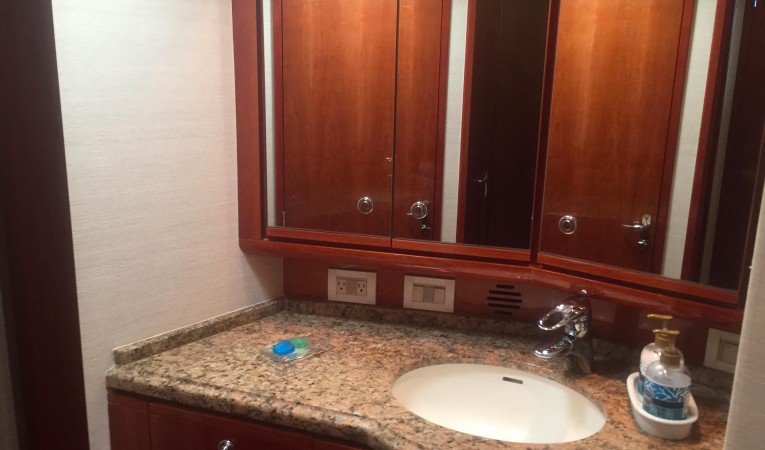 51 Bertram Guest Head