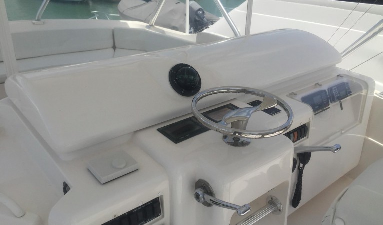 51 Bertram Flybridge