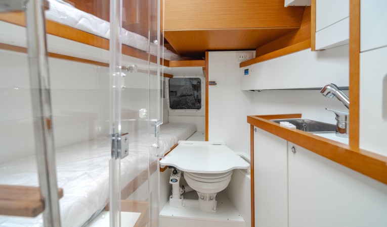 64 Jeanneau "ADELANTE"