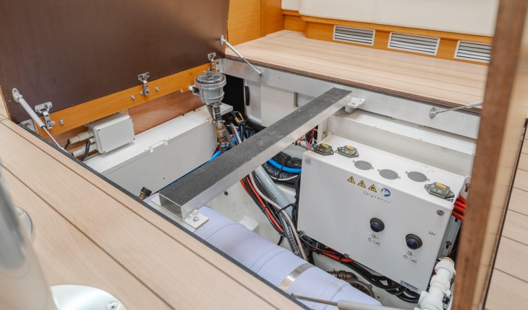 64 Jeanneau "ADELANTE"