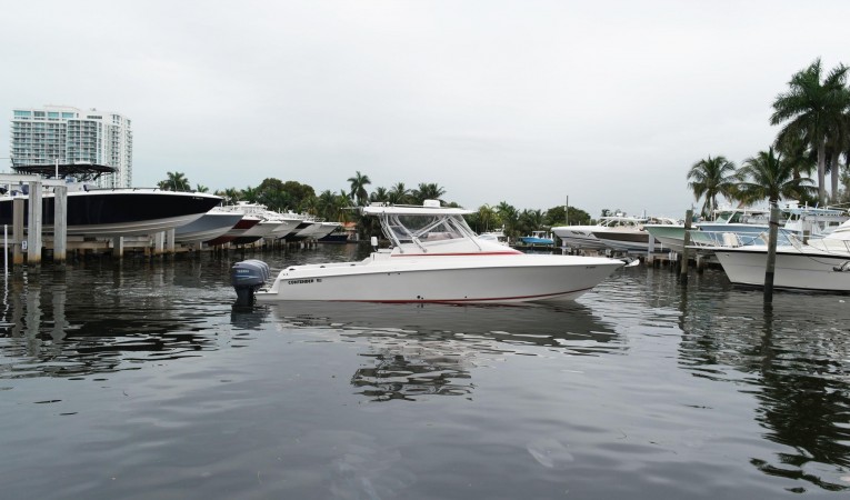 36 Contender Starboard Profile