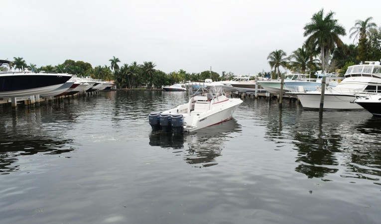 36 Contender Aft Angled Profile