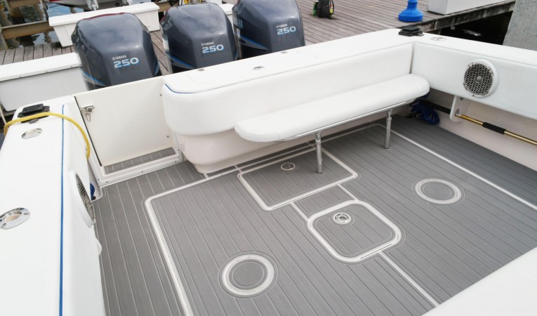 36 Contender Cockpit