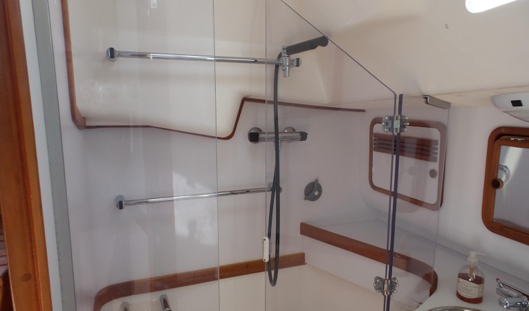 36 C&C Enclosed Shower