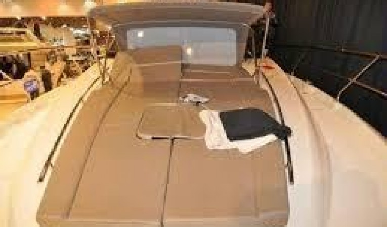 50 Prestige Foredeck Lounge with Canopy