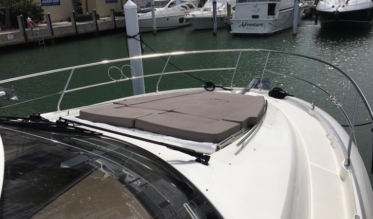 50 Prestige foredeck sun pad