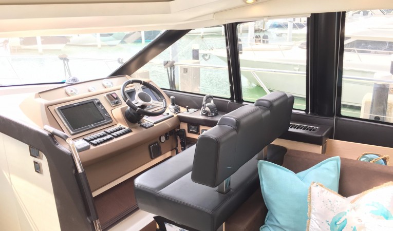 50 Prestige Helm Station