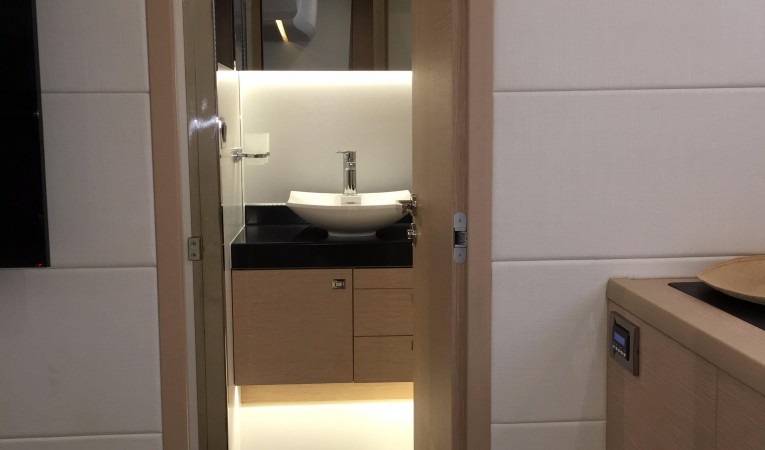 50 Prestige Master Cabin head