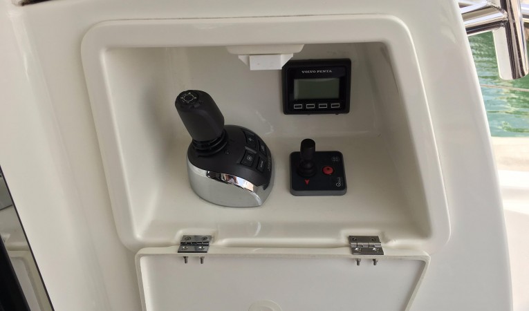 50 Prestige aft deck joystick and bowthruster control