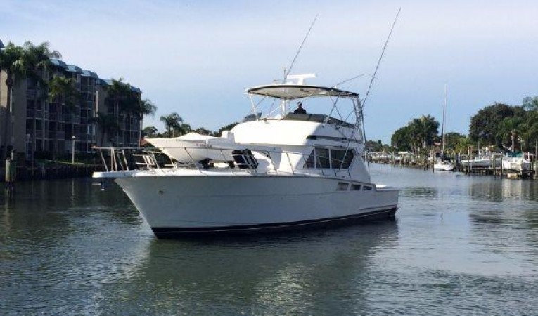 54 Hatteras Port Bow