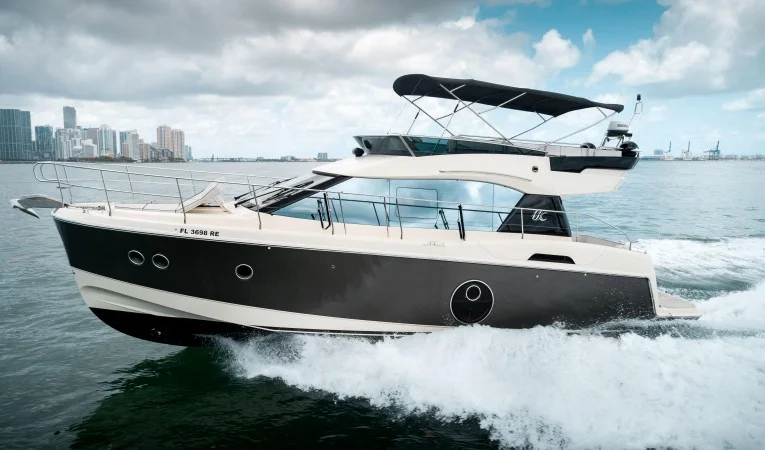 45 Beneteau Port Profile