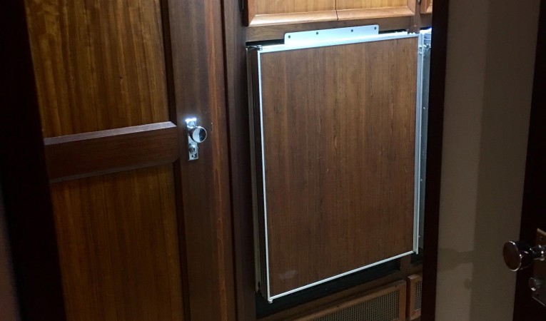 58 Hatteras Companionway