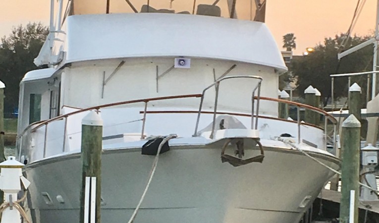 58 Hatteras Bow Profile