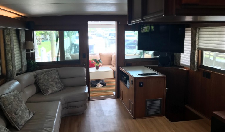58 Hatteras Salon Facing Aft