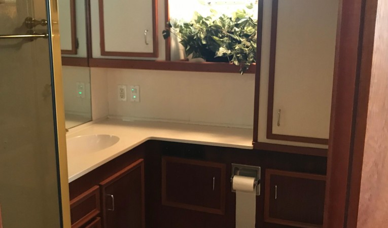 58 Hatteras Master Bathroom