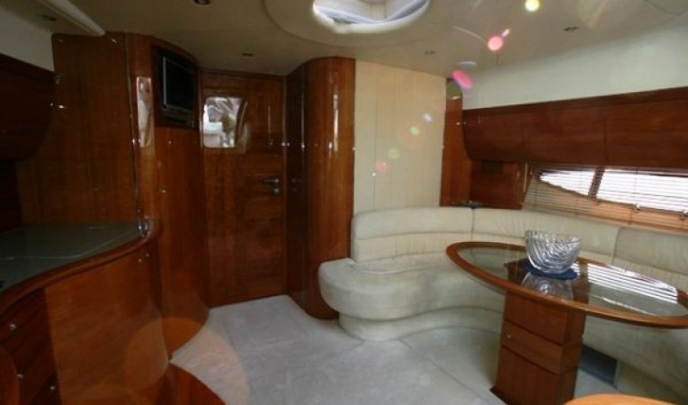 47 Azimut Salon