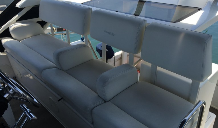 32 Silverton Helm Seating