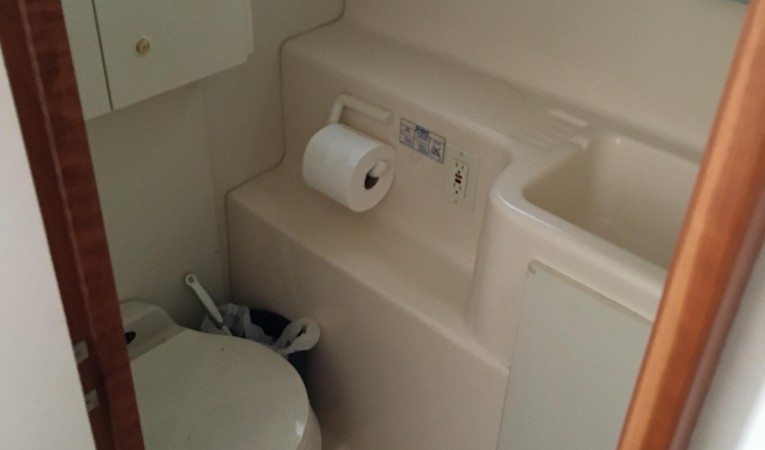 32 Silverton Ensuite Head