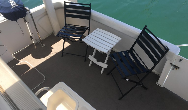 32 Silverton Aft Deck 1