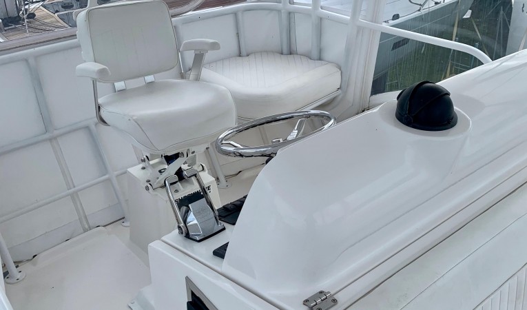 35 Luhrs 