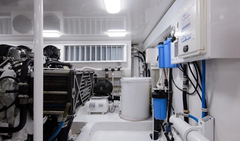 64 Viking Engine Room