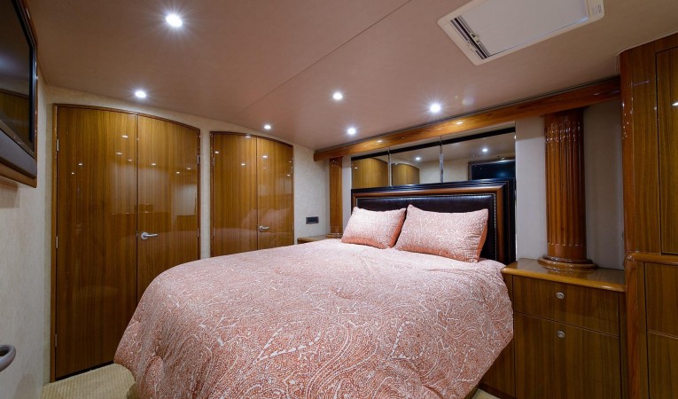 64 Viking Master Stateroom