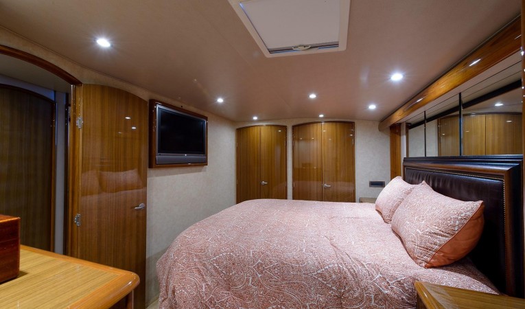 64 Viking Master Stateroom