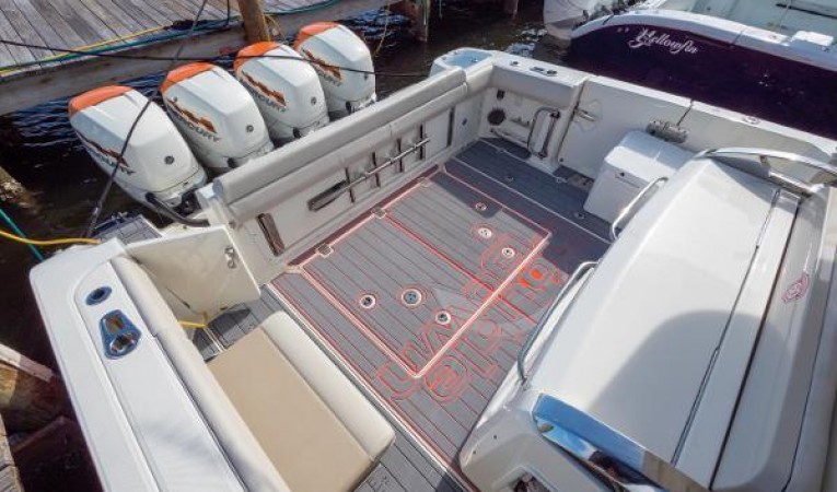 42 Boston Whaler 