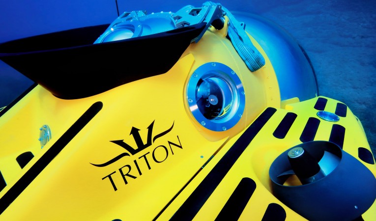 10 Triton 