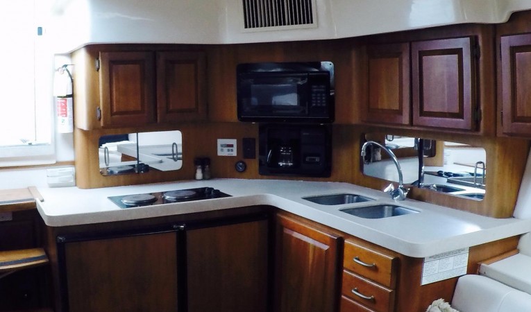 40 Luhrs Full Size Galley