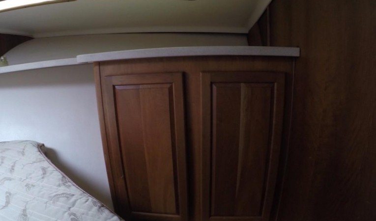 40 Luhrs Master Hanging Closet