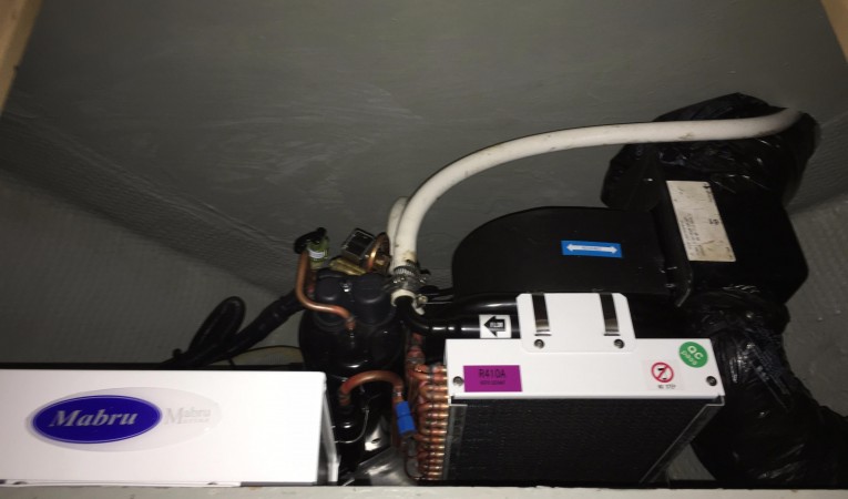 40 Luhrs Custom AC Installed