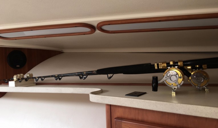40 Luhrs Starboard Rod Storage
