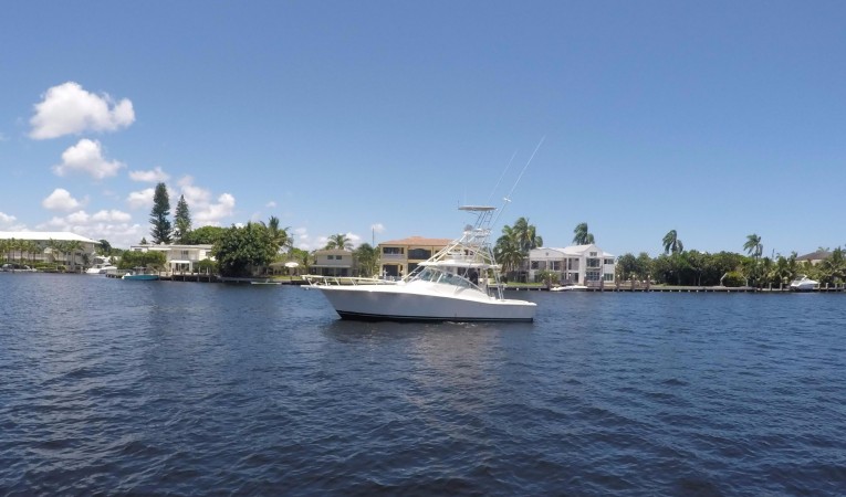 40 Luhrs Port Profile