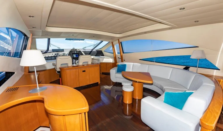 76 Pershing 