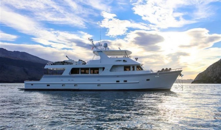 88 Outer Reef Yachts 