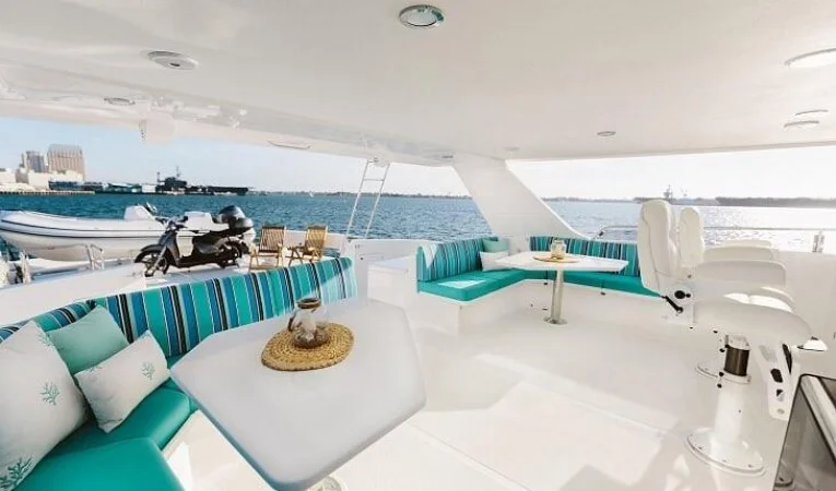 88 Outer Reef Yachts 