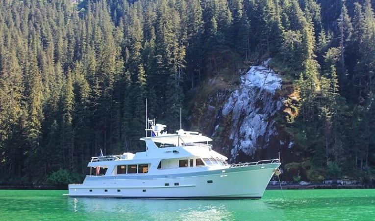 88 Outer Reef Yachts 