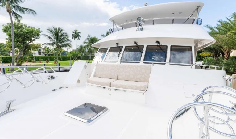 88 Outer Reef Yachts 