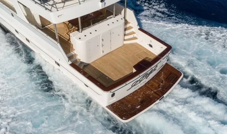 88 Outer Reef Yachts 