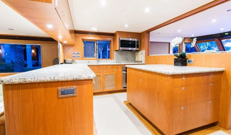 88 Outer Reef Yachts 