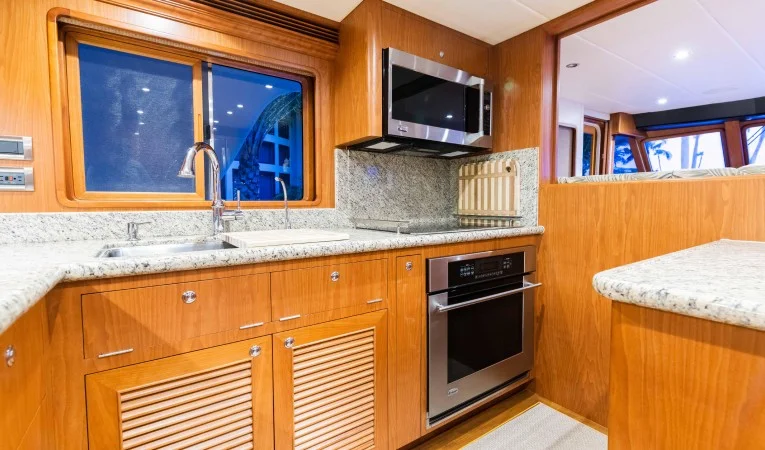 88 Outer Reef Yachts 